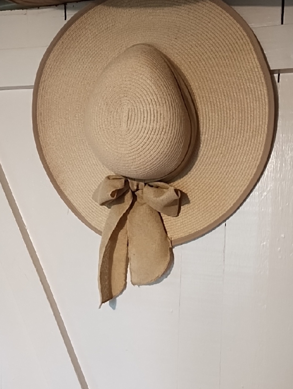Wide Brim Straw Sun Hat with Decorative Bow - Natural Like New. OSFM.